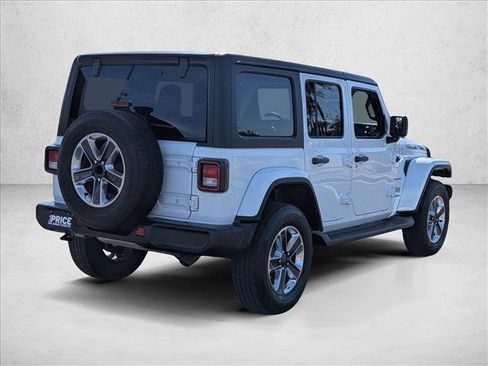 Used 2022 Jeep Wrangler Unlimited Sahara image 5