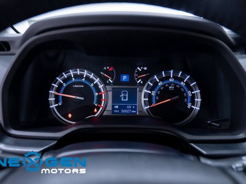 Used 2019 Toyota 4Runner TRD Off-Road Premium AWD/4WD image 8