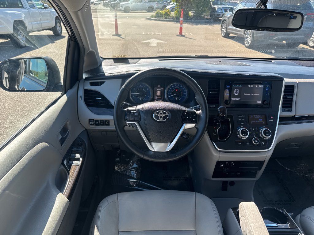 Used 2017 Toyota Sienna XLE Premium w/ Outdoor Package AWD/4WD image 14