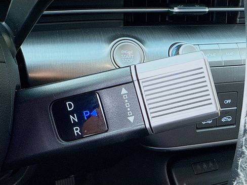 Used 2024 Hyundai Kona Limited image 14