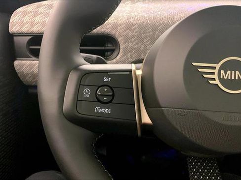 Certified 2025 MINI Cooper S image 18