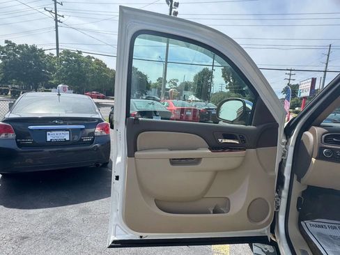 Used 2011 Chevrolet Tahoe LTZ image 11