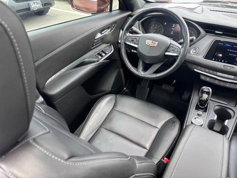 Used 2020 Cadillac XT4 Premium Luxury AWD/4WD image 12