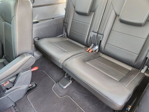 Used 2023 Volkswagen Atlas SEL AWD/4WD image 31