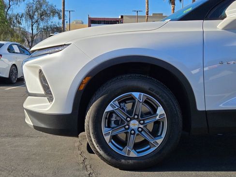 Used 2023 Chevrolet Blazer LT FWD image 9