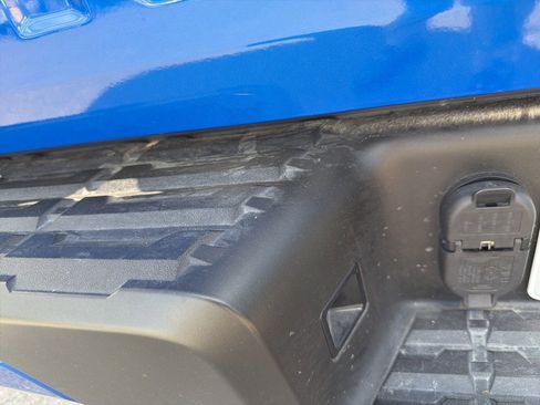 Used 2024 Nissan Frontier SV w/ SV Convenience Package image 5