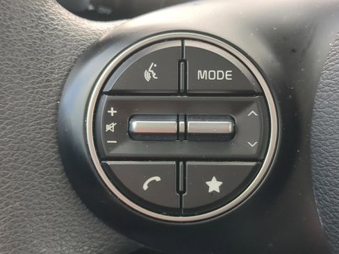 Certified 2023 Kia Soul LX FWD image 18