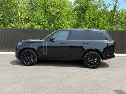 Certified 2025 Land Rover Range Rover SE AWD/4WD image 2