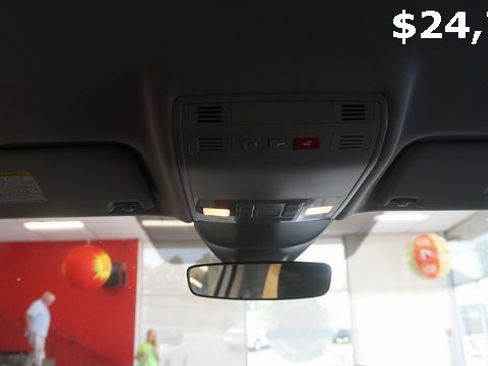 Certified 2025 Volkswagen Taos S image 33