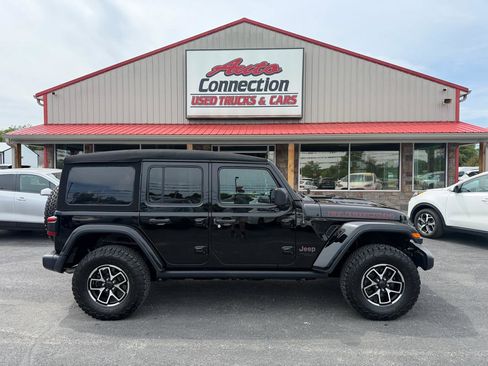 Used 2019 Jeep Wrangler Unlimited Rubicon w/ Dual Top Group AWD/4WD image 3