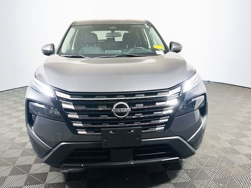 Used 2024 Nissan Rogue SV AWD/4WD image 3