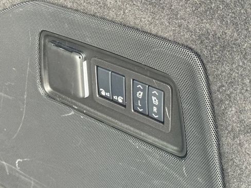 Used 2025 Cadillac Escalade ESV Sport Platinum AWD/4WD image 6