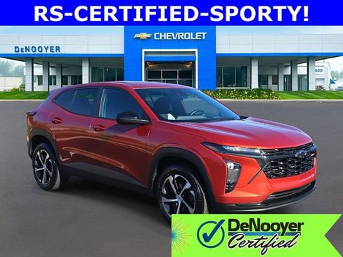 Used 2024 Chevrolet Trax RS image 3