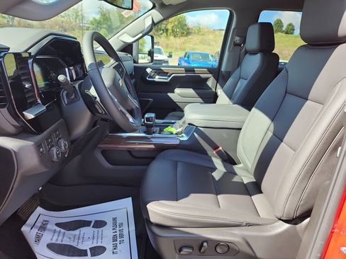 New 2026 Chevrolet Silverado 1500 LT w/ Leather Package image 18
