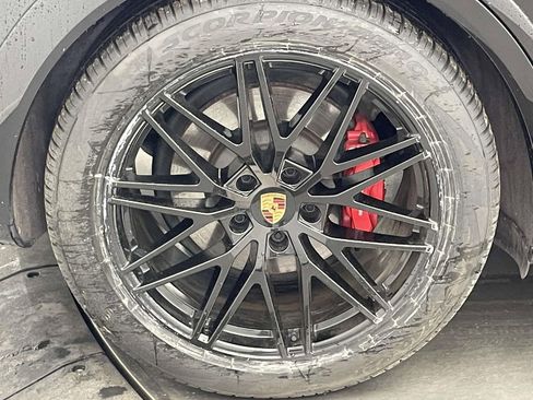Certified 2025 Porsche Cayenne GTS AWD/4WD image 13