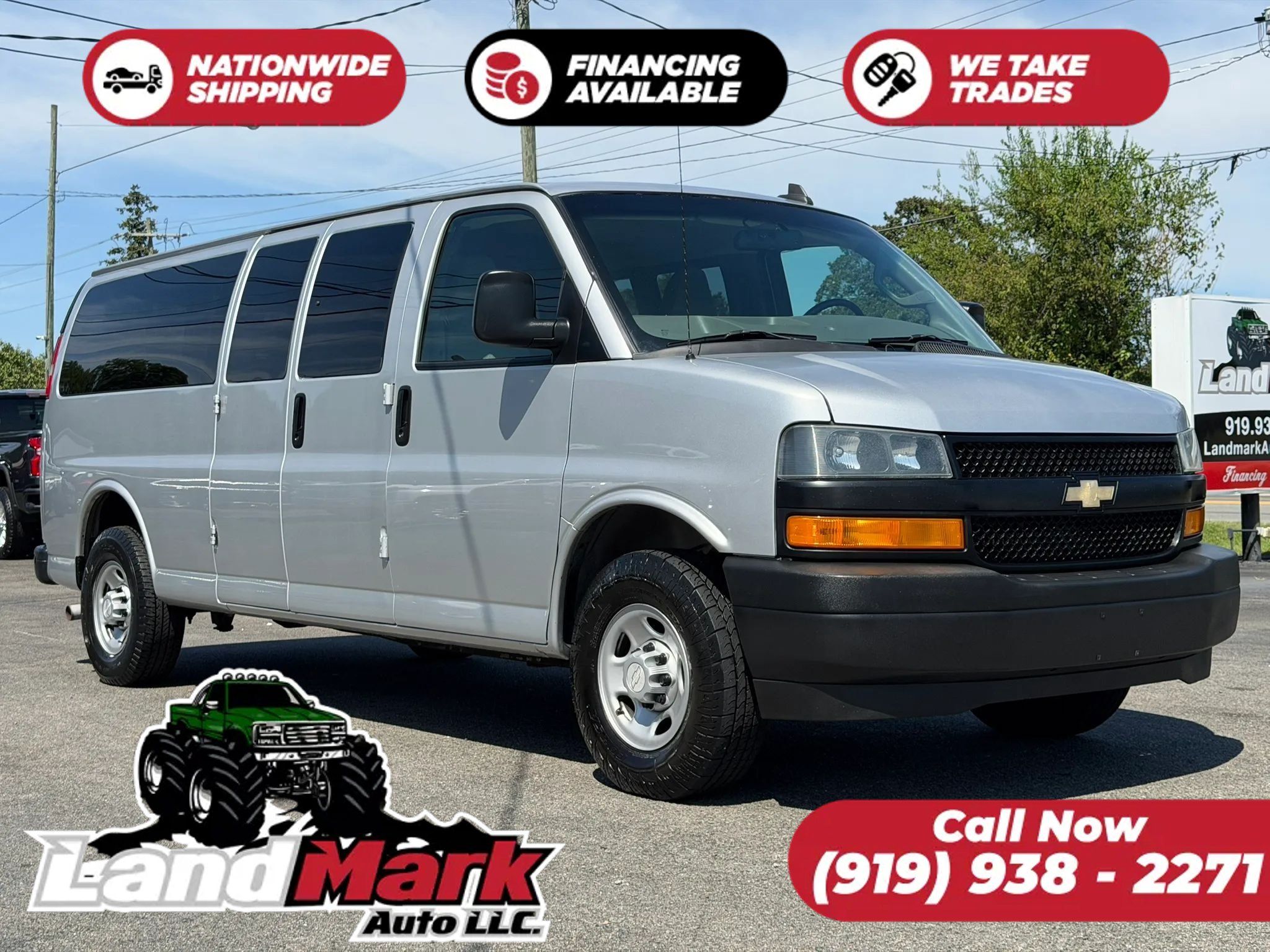Used 2019 Chevrolet Express 3500 LS RWD image 1