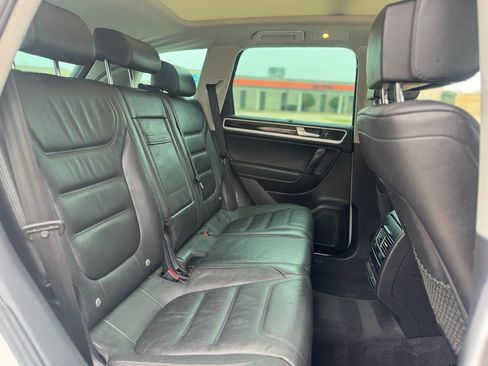 Used 2013 Volkswagen Touareg Hybrid image 14