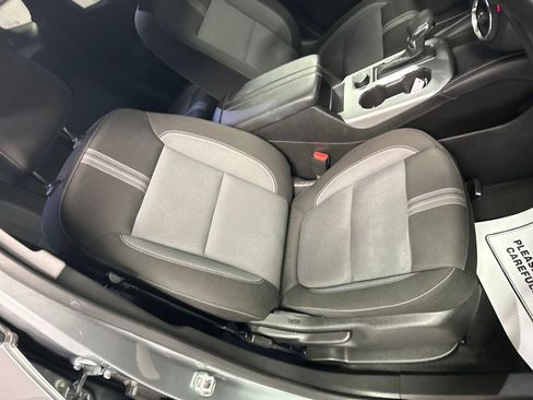 Used 2025 Chevrolet Blazer LT FWD image 23