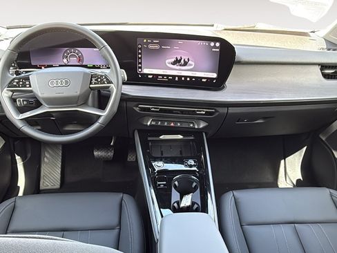 New 2026 Audi Q3 quattro 2.0T AWD/4WD image 18