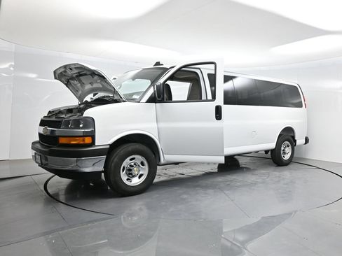 Used 2025 Chevrolet Express 3500 LT w/ LT Preferred Equipment Group RWD image 37