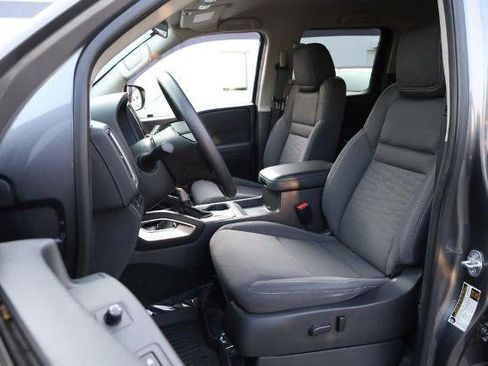 Used 2022 Nissan Frontier SV w/ Technology Package AWD/4WD image 8
