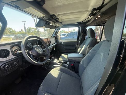 Used 2026 Jeep Wrangler Unlimited Sport AWD/4WD image 5