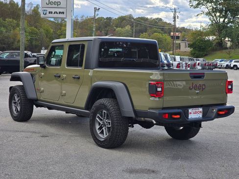 New 2025 Jeep Gladiator Mojave w/ Convenience Group image 16