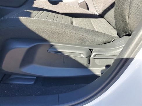 Certified 2025 Honda HR-V LX image 14