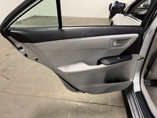 Used 2017 Toyota Camry LE FWD image 20