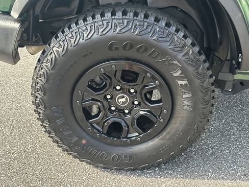 Used 2022 Ford Bronco Wildtrak image 17