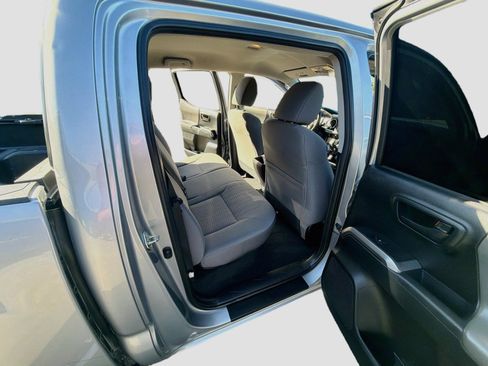 Used 2016 Toyota Tacoma SR5 RWD image 18