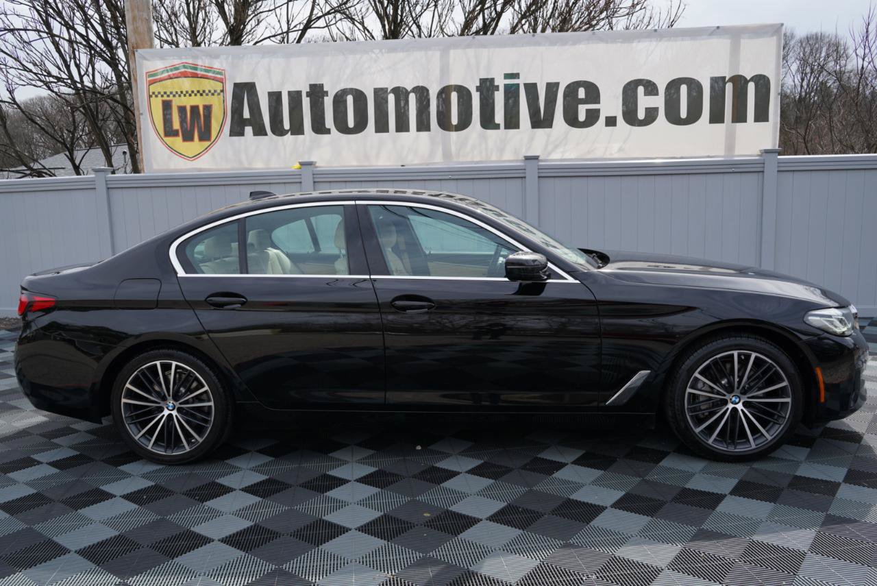 Used 2021 BMW 530i xDrive w/ Convenience Package AWD/4WD image 4