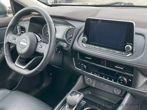 Used 2023 Nissan Rogue SV w/ SV Premium B Package FWD image 17