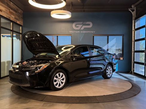 Used 2020 Toyota Corolla LE FWD image 23