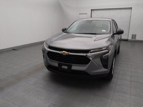 Used 2024 Chevrolet Trax LS FWD image 15