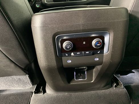 Used 2021 Chevrolet Tahoe LT w/ Luxury Package image 33