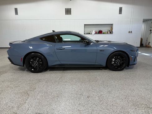Used 2024 Ford Mustang GT Premium image 5