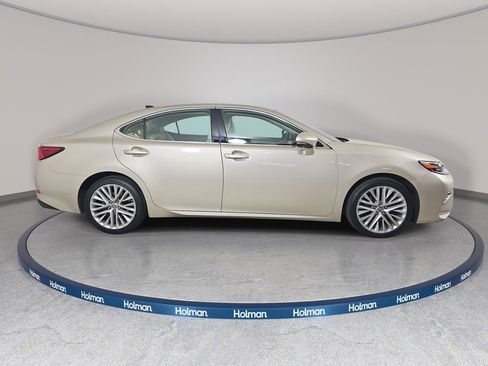 Used 2016 Lexus ES 350 w/ Luxury Package w/Wood Trim FWD image 5