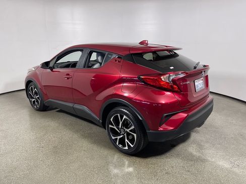 Certified 2019 Toyota C-HR XLE FWD image 5