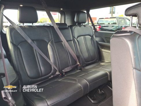 Used 2023 Jeep Wagoneer L Series II AWD/4WD image 24