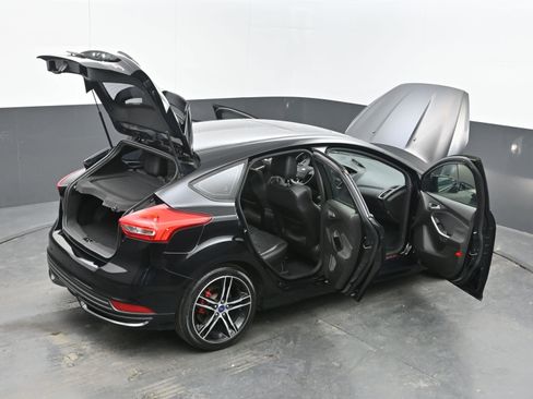 Used 2016 Ford Focus ST w/ Equipment Group 401A image 42