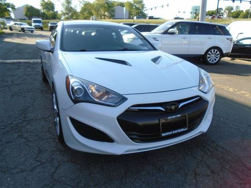 Used 2013 Hyundai Genesis 2.0T RWD image 7