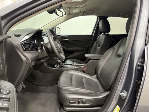 Used 2022 Buick Encore GX Essence image 9
