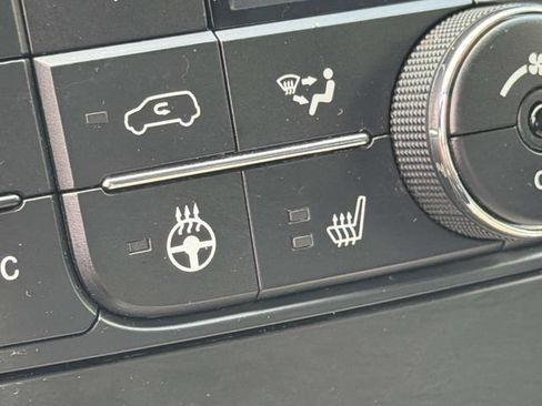 Used 2015 Dodge Grand Caravan SXT FWD image 32
