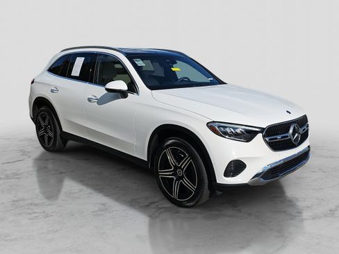 Certified 2026 Mercedes-Benz GLC 300 image 4