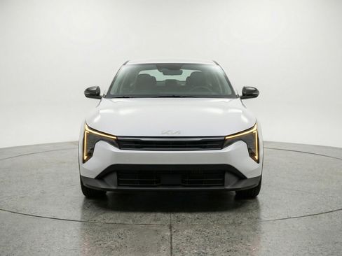Used 2025 Kia K4 LXS image 2