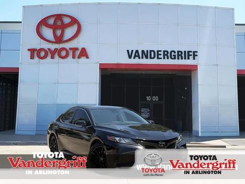 Certified 2022 Toyota Camry XSE FWD image 1