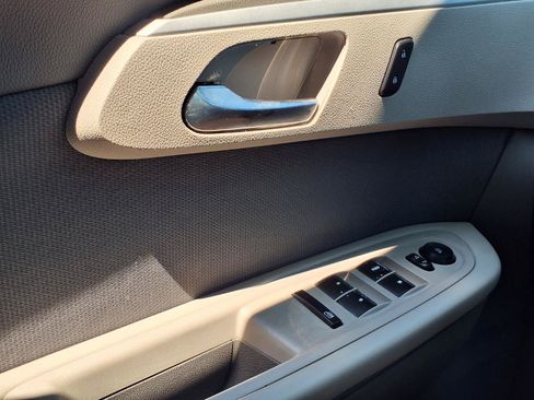 Used 2012 Chevrolet Traverse LS FWD image 19