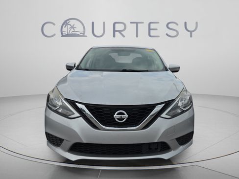 Used 2019 Nissan Sentra SV FWD image 2