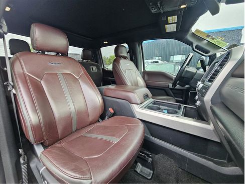 Used 2017 Ford F250 Platinum w/ Platinum Ultimate Package AWD/4WD image 4